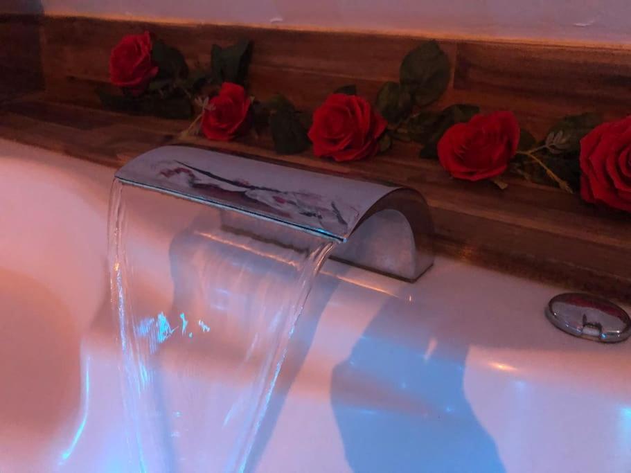 Sejour Detente Au Coeur De Macon Spa,Cine,Bouteille Offerte מראה חיצוני תמונה