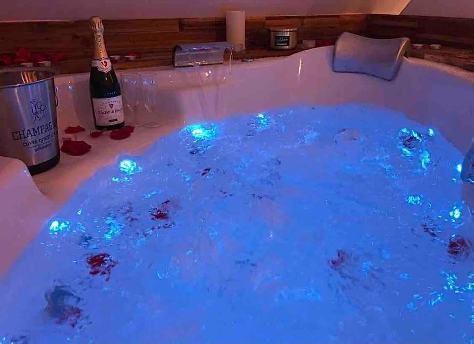 Sejour Detente Au Coeur De Macon Spa,Cine,Bouteille Offerte מראה חיצוני תמונה