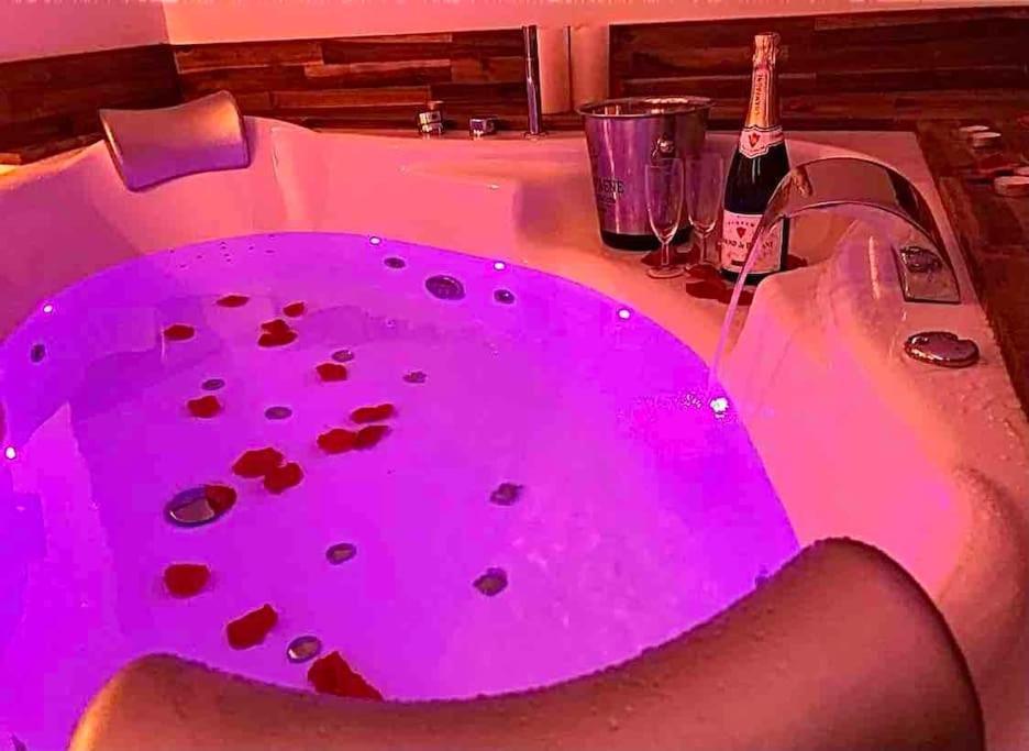 Sejour Detente Au Coeur De Macon Spa,Cine,Bouteille Offerte מראה חיצוני תמונה
